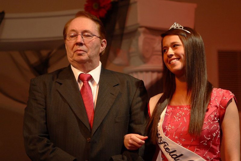 Image: Lizzy Wilkey with her father
