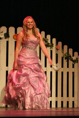 Image: CieAra Nalder — CieAra is the daughter of Mike and Cathy Harper and Tim Nalder. She has 7 siblings. CieAra enjoys photography, singing, fishing, camping, swimming and dancing. She is on the Sky View Vistauns Drill Team and is involved with the Sky View Booster Club. CieAra has blonde hair, blue eyes and is 5’7" tall.